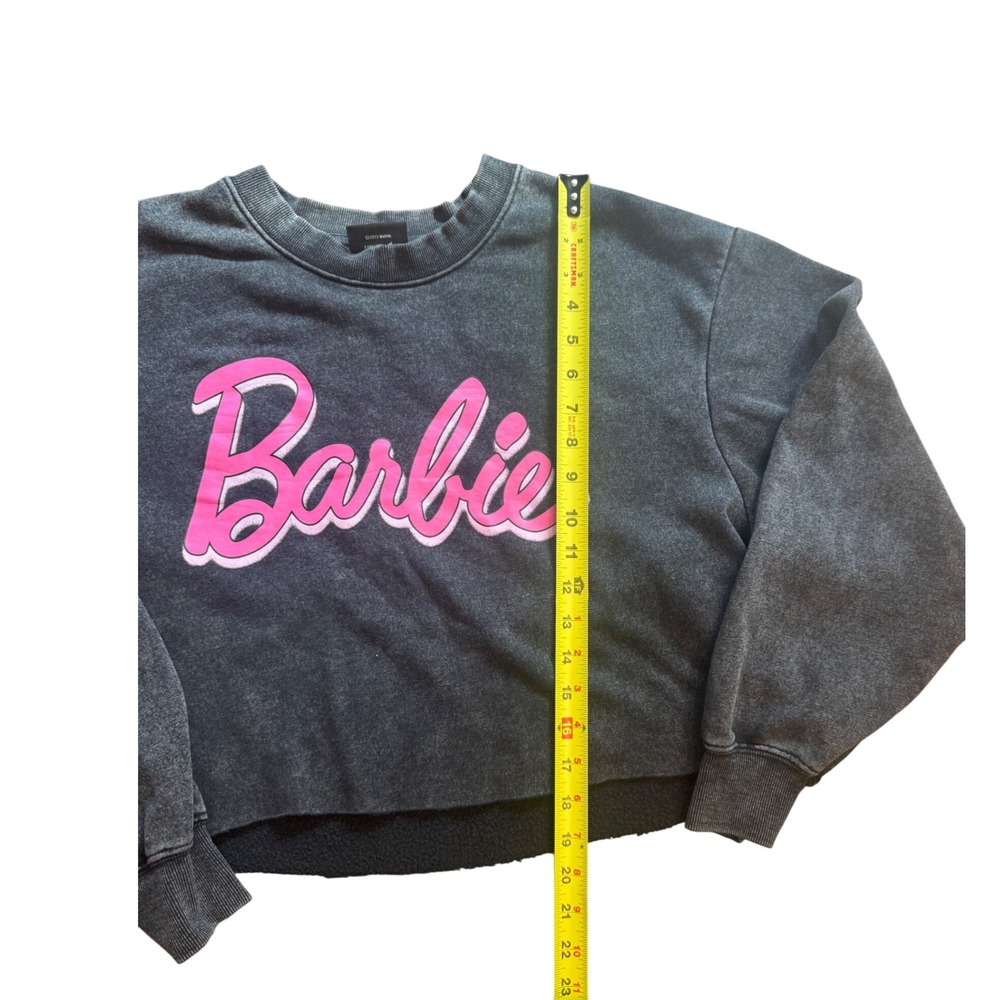 Barbie Cropped Sweatshirt Top Gray Pink Graphic Crewneck Pullover Womens Large - Picture 5 of 5